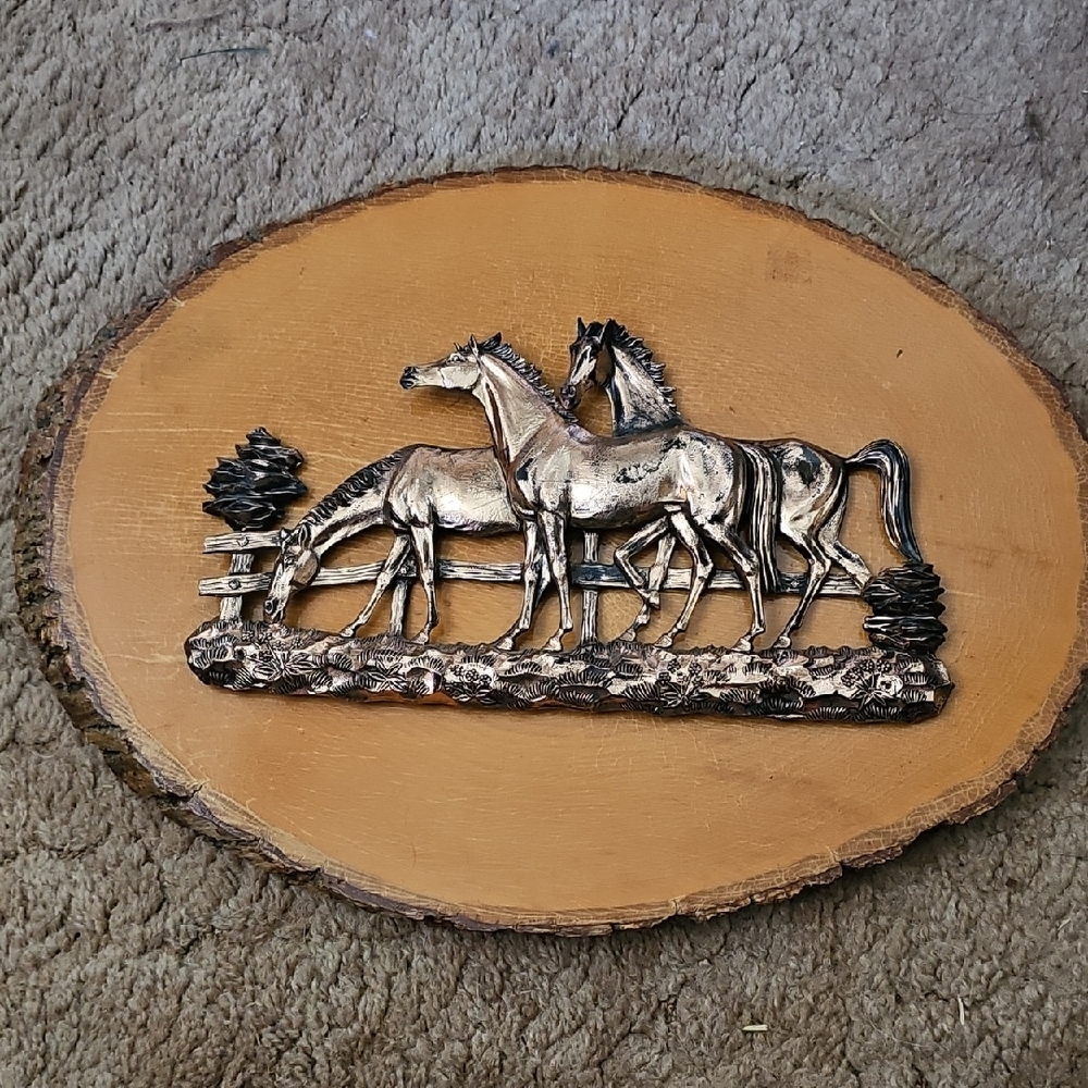 Source Unknown Silver Horse Trio on Wood Plaque